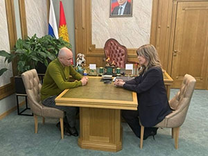 Сенатор и губернатор обсудили поддержку ветеранов в Липецкой области Сенатор и губернатор обсудили поддержку ветеранов в Липецкой области