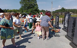 В Алексеевке открыли памятник, посвященный участникам Великой Отечественной войны В Алексеевке открыли памятник, посвященный участникам Великой Отечественной войны