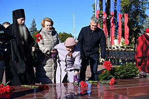 Память защитников Отечества почтили в День 80-летия освобождения Карелии Память защитников Отечества почтили в День 80-летия освобождения Карелии