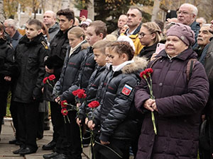 На Рессете в Карачевском районе Брянщины почтили память погибших в годы Великой Отечественной войны На Рессете в Карачевском районе Брянщины почтили память погибших в годы Великой Отечественной войны
