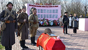 На Братском кладбище в Ряжске перезахоронили останки Ольги Ларионовой, погибшей в Великую Отечественную войну     На Братском кладбище в Ряжске перезахоронили останки Ольги Ларионовой, погибшей в Великую Отечественную войну