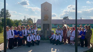 В Мари-Туреке открыли памятник учителям и ученикам, погибшим в годы ВОВ