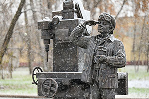 В Перми открыт памятник «Молодому рабочему» в память о подростках, работавших в годы войны