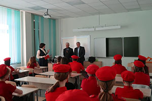 Ветераны ФСБ рассказали оренбургским школьникам, как стать защитниками Родины          