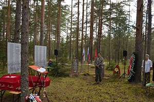 На территории Шумского поселения захоронили останки воинов Красной Армии