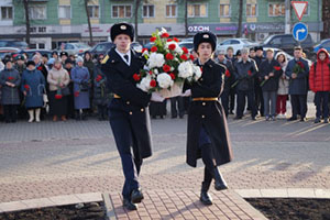 Сотрудники полиции приняли участие в траурном митинге, посвященном Дню матери        