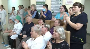 В Ярославле артисты Первого русского спели в госпитале ветеранов войн                   