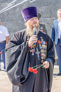 Помощник благочинного Приокского округа принял участие в церемонии закрытия третьей смены лагеря «Хочу стать десантником»    