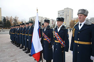 Во Владимире правоохранители почтили память героев, защищавших Родину