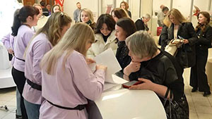 Конференция «Звезда Севера» для жен военных стартовала в Мурманске          