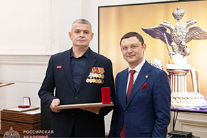 Ставропольский фотограф Андрей Смольников удостоился Золотой медали «Достойному» Российской академии художеств              