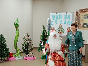 В селе Верхний Налим прошел новогодний праздник для ветеранов